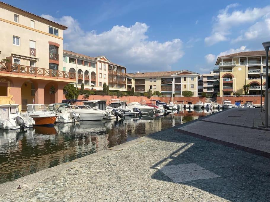 Ferienwohnung Appt 2 Pieces Port Frejus - Mega Terrasse + Garage Exterior foto